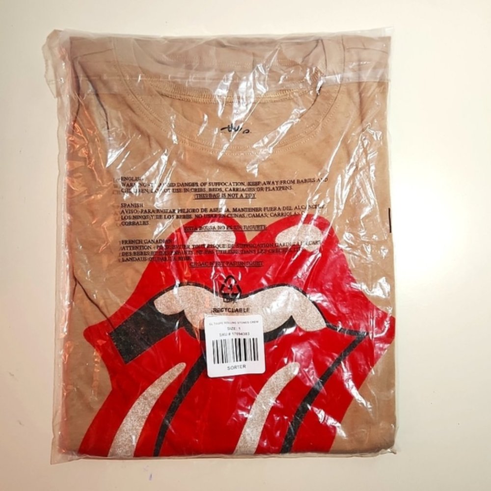 ❤️NWT TORRID BAND CONCERT TEE  ROLLING STONES LIPS MICK JAGGER GRAPHIC PLUS SIZE - Picture 3 of 14